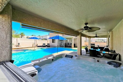 PARADISE Vacation Home w/ RV Parking