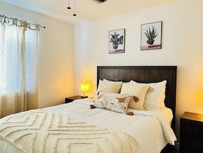 4 bedrooms, free WiFi, bed sheets