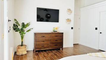 3 bedrooms, free WiFi, bed sheets