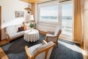 TV - Vacation apartment 7 in Haus Meeresblick with sea view (Norderney)
