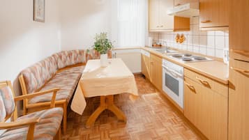 Kühlschrank, Ofen, Herdplatte, Geschirrspüler