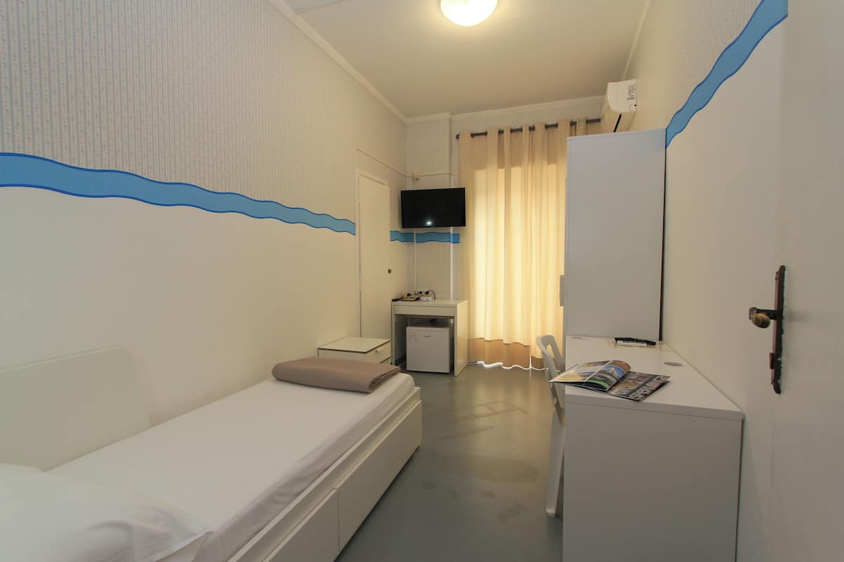 Chambre Simple | Bureau, espace de travail pour ordinateur portable