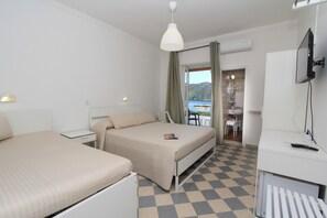 Basic Double or Twin Room | Desk, laptop workspace, iron/ironing board, free WiFi - Hotel Miralago (Sperlonga)