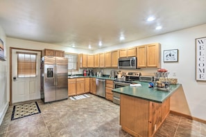 Refrigerador, microondas, horno y parrilla de estufa