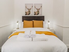 8 bedrooms, individually decorated, individually furnished, free WiFi