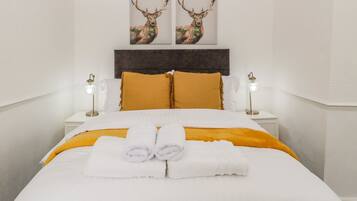 8 bedrooms, individually decorated, individually furnished, free WiFi