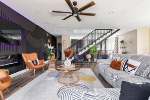 Smart TV, fireplace, table tennis, stereo - Both Units · Luxury Htx High-rise Hottest Ctrl Area + King Beds (Houston)