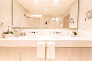 Duschwanne, Bidet