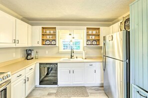 Fridge, microwave, stovetop, dishwasher - Waterfront Home: Spectacular On-Site Fishing! (Panacea)