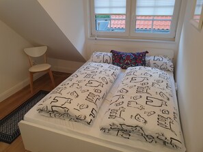 4 makuuhuonetta, silitysrauta/-lauta, vauvan matkasänky, ilmainen Wi-Fi