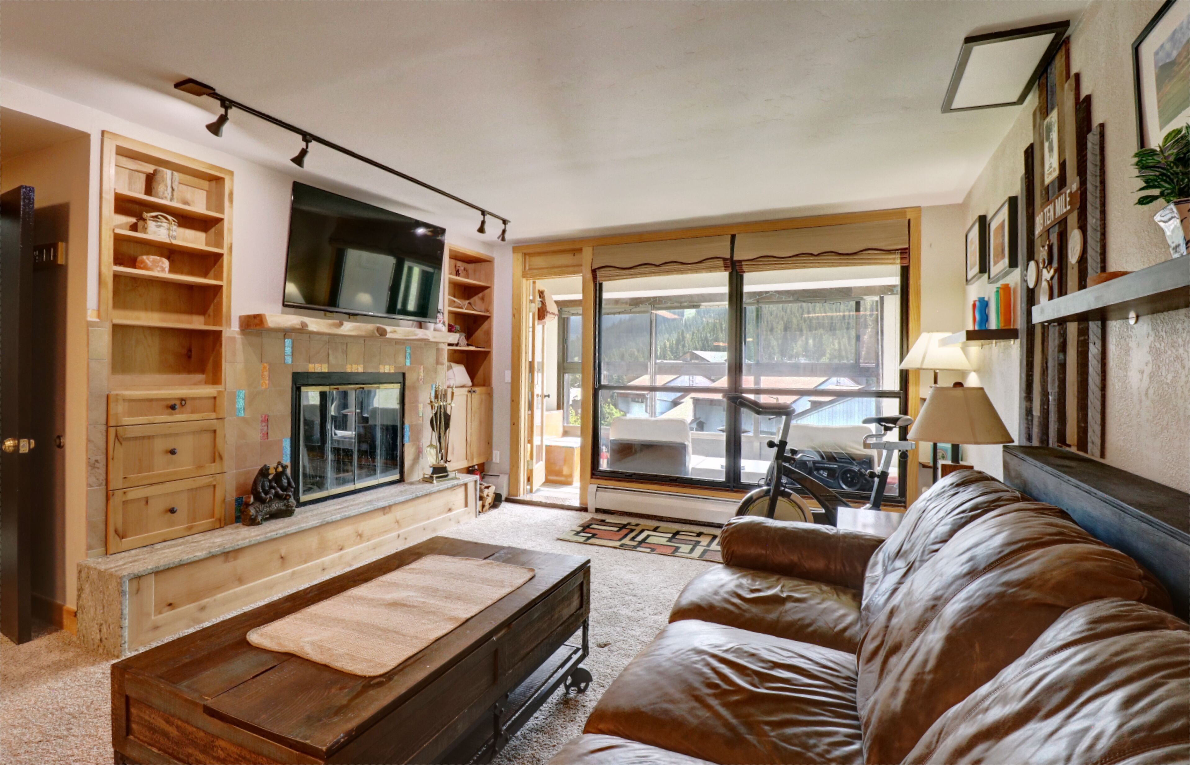 MP615 Mountain Plaza Center Village Condo 2BR 3BA Hot Tub