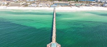 Arcade Escape: Ping Pong, Grill, 6 Miles to Beach