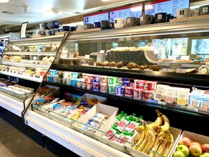 Dining - Quiet Wine Country Club Retreat - Sleeps 4 (Napa)