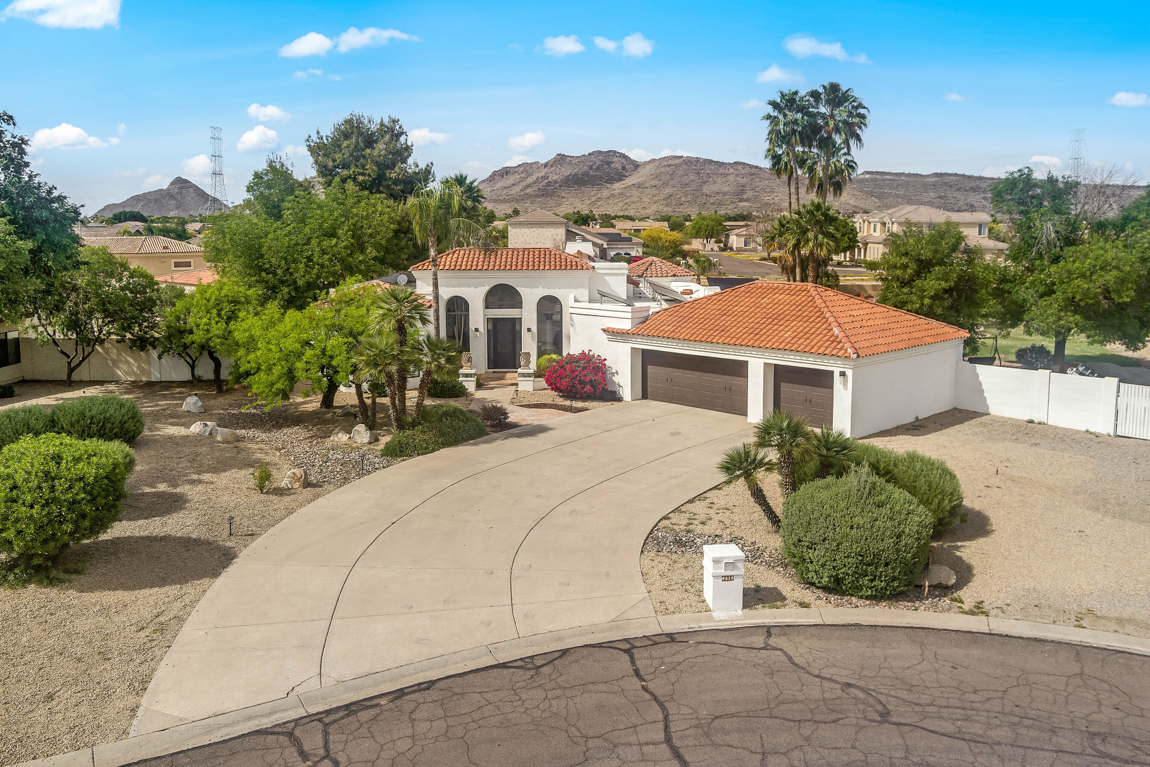 Resort style gorgeous 4 bedroom/ bath home with pool and putting green.