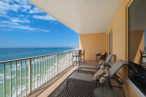 公寓客房, 多張床, 熱水浴缸 | 住宿一隅