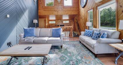 Waterfront Lakehouse: Lakefront, Views, Sauna, Kayaks, Games, Pinball, and more