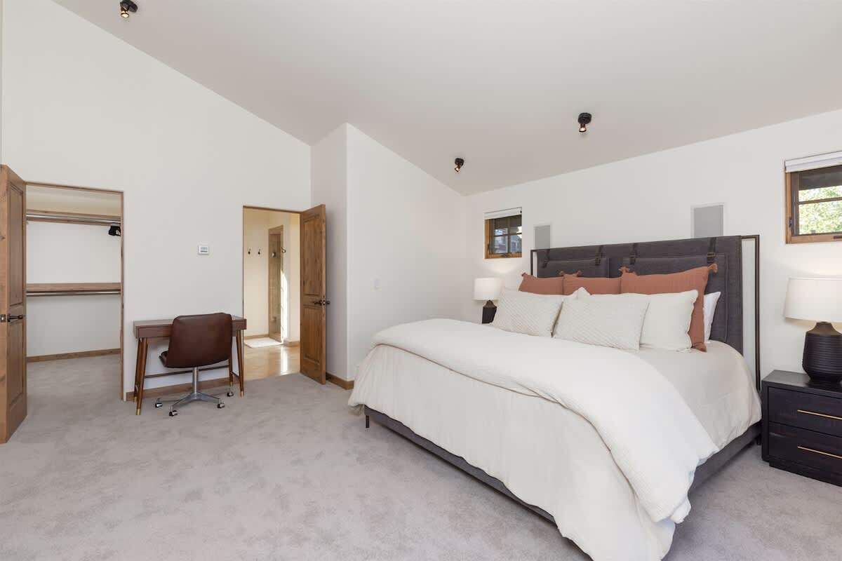 4 chambres, fer et planche à repasser, Wi-Fi, draps fournis