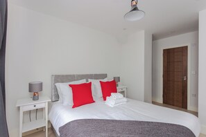 2 bedrooms, iron/ironing board, Internet, bed sheets - Spacious and Modern 2BD Flat in Pimlico (London)