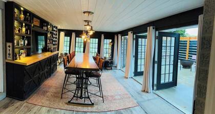 "Bourbon Bonfire" Vacation Home near Lake Greeson