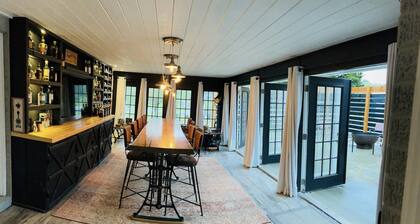Bourbon Bonfire, Vacation Home near Lake Greeson