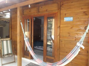 Basic Double Room | Free WiFi, bed sheets - Rumah Pantai cabanas de aluguel (Garopaba)