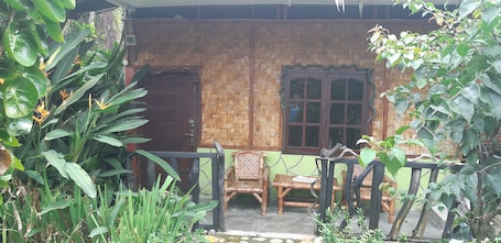 Standard Twin Room, 1 Bedroom, Garden View | Terrace/patio