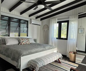 4 slaapkamers, een strijkplank/strijkijzer, gratis wifi, beddengoed