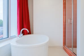 Hair dryer - The Gallatin 219, Hip East Nashville Neighborhood! (Nashville)