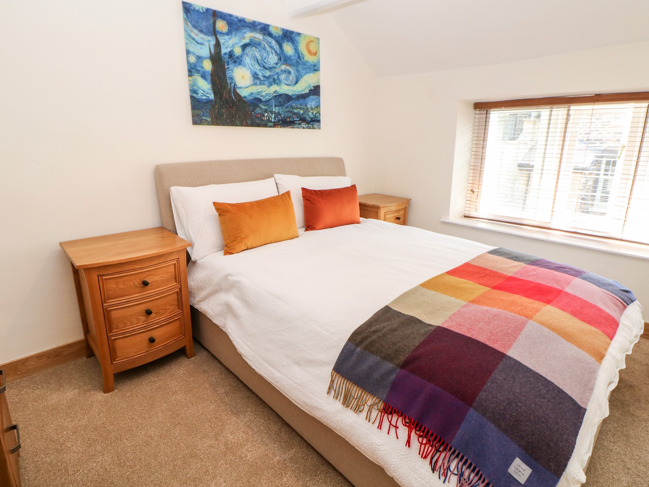 2 bedrooms, individually decorated, individually furnished, free WiFi