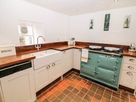 冰箱、洗碗机、电热水壶、烤面包机