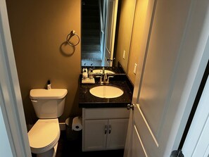 Combined shower/bathtub, bidet, towels, soap - Modern Townhome in Daybreak - Walk to Main St - Restaurants (South Jordan)