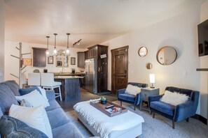 TV connectée, cheminée, jeux vidéo