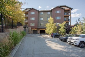 Exterior - Comfortable Luxury Ski Condo in Bear Hollow (Park City)