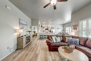 Televisión y chimenea 