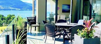 Okanagan getaway in the middle of a vineyard and an Estate Winery