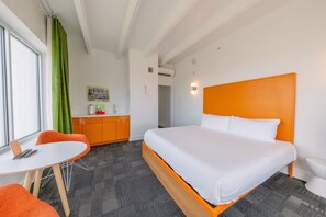 1 bedroom, WiFi - The Gallatin (320) Colorful Boutique Hotel! (Nashville)