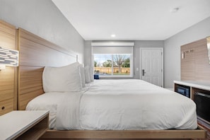 Desk, iron/ironing board, free WiFi, bed sheets