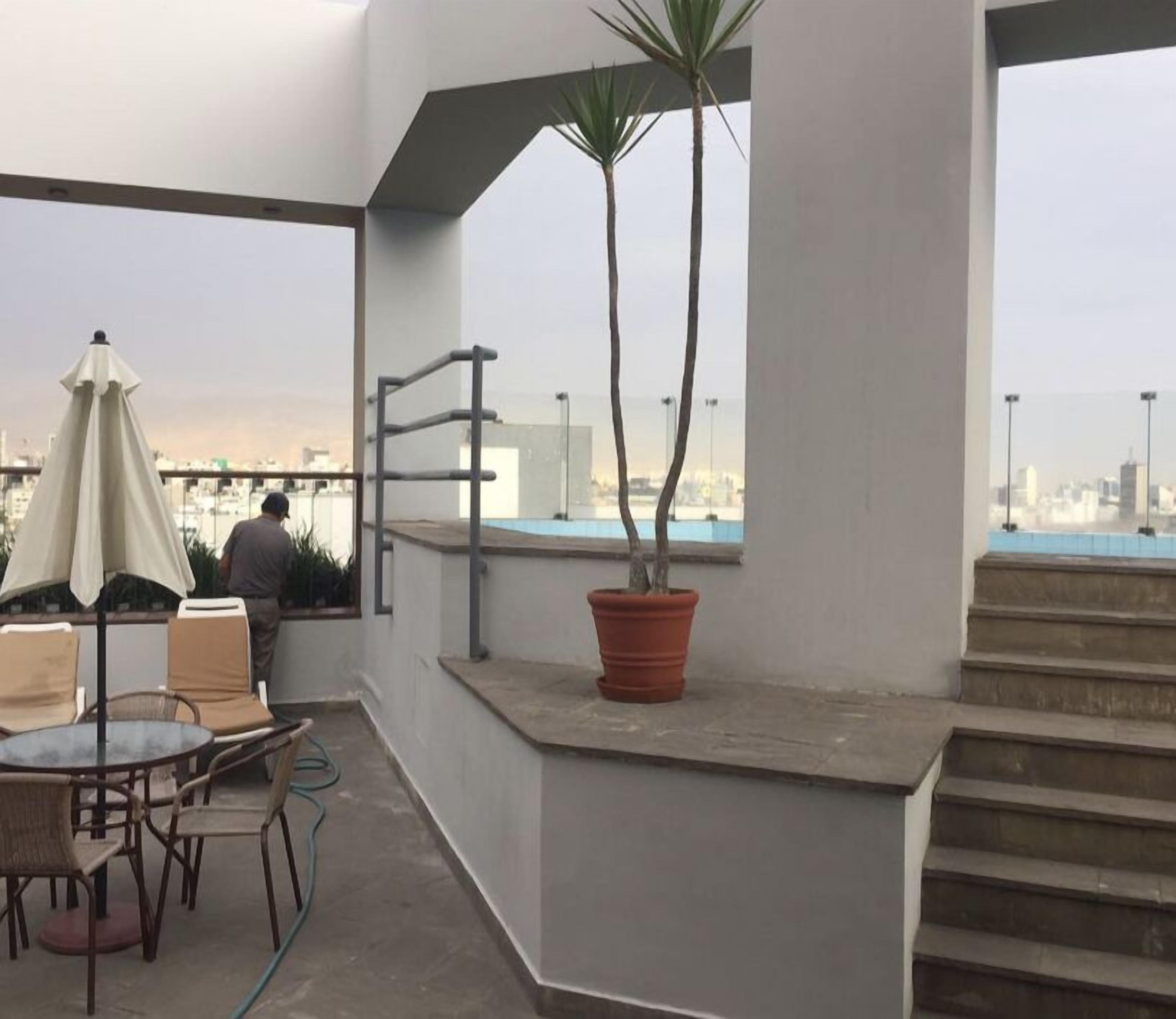 المنطقة المحيطة بالمنشأة