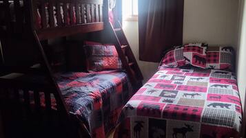 3 bedrooms, bed sheets