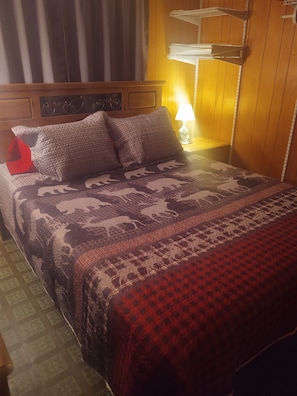 2 bedrooms, bed sheets