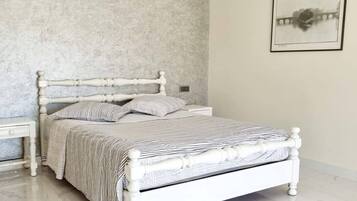 8 chambres, Wi-Fi, draps fournis