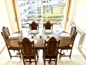 Dining - Centre of Arcos 5 min walk from the river beach Rio Vez! (Arcos de Valdevez)