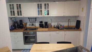 Kühlschrank, Ofen, Herdplatte, Geschirrspüler