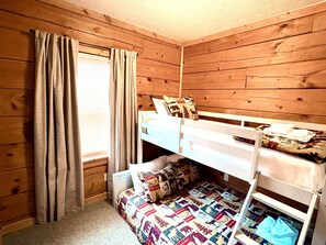 5 Schlafzimmer, Bügeleisen/Bügelbrett, kostenloses WLAN, Bettwäsche