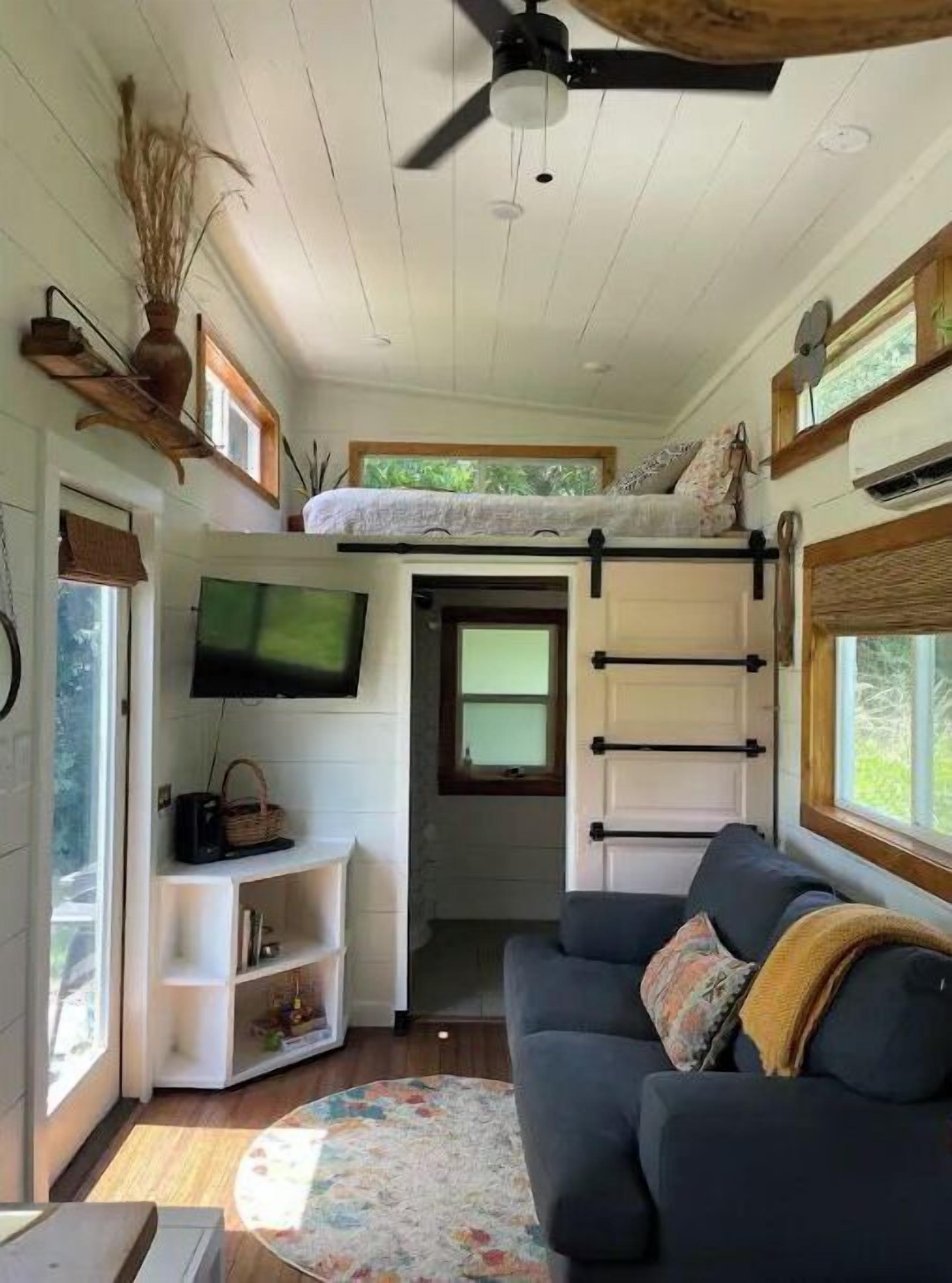 Smart-TV, peis og DVD-spiller