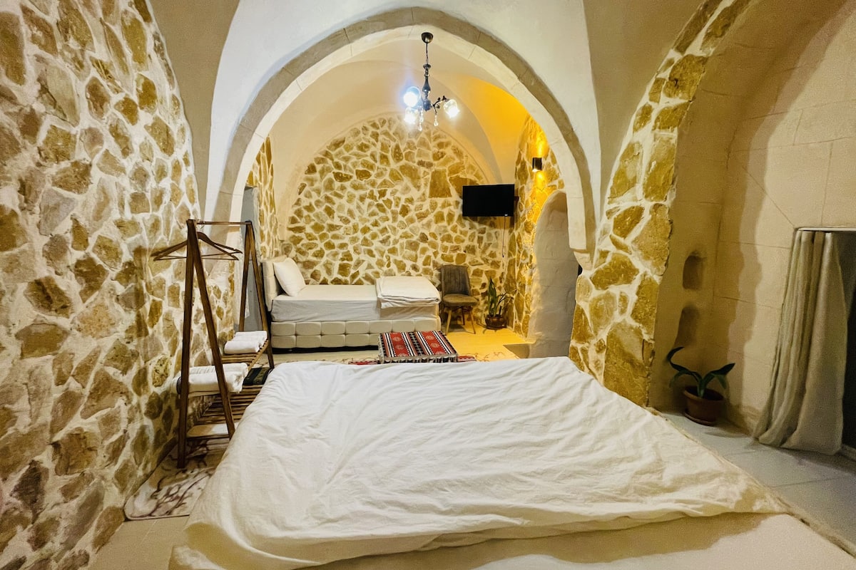 Premium Üç Kişilik Oda | Kaliteli yatak takımı