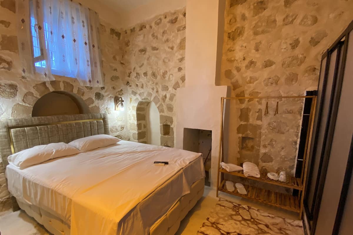 Standard Tek Büyük Yataklı Oda | Kaliteli yatak takımı