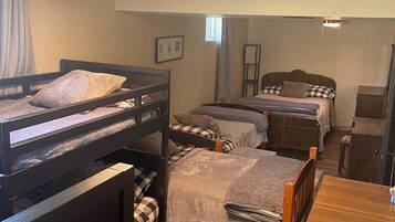 4 bedrooms, desk, iron/ironing board, travel crib