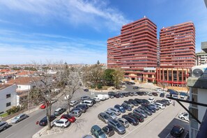 3 عدّة غرف نوم ومكواة/لوح كي وواي فاي