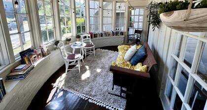 Vulcan's Knee: 6bdrm Mansion ~ Speakeasy ~ Library